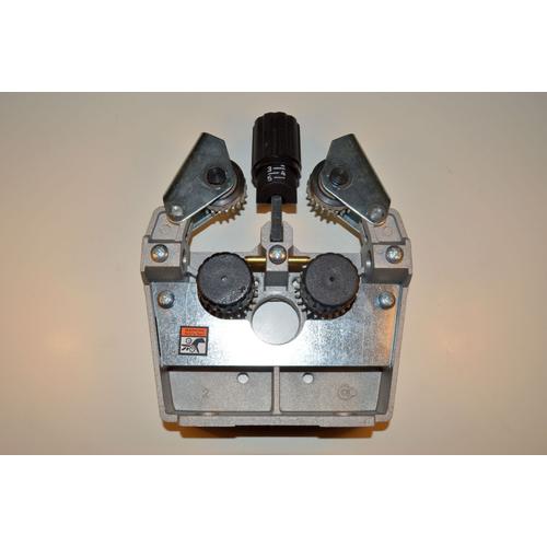 Előtoló CWF410 4görgős komplett motor nélkül